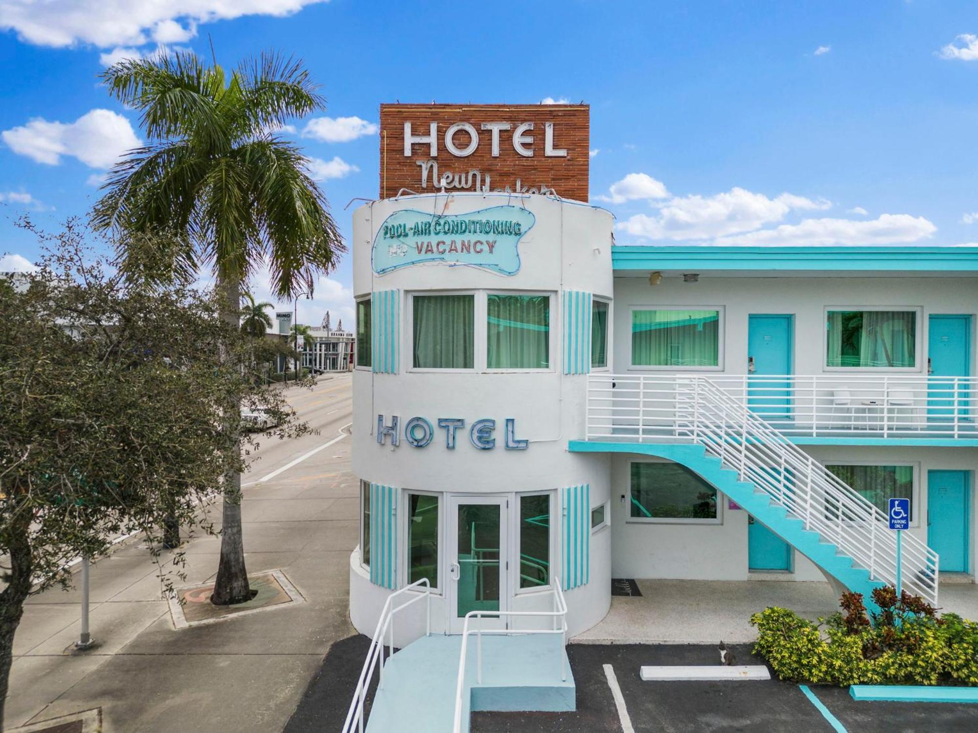 The New Yorker Hotel Маями Екстериор снимка